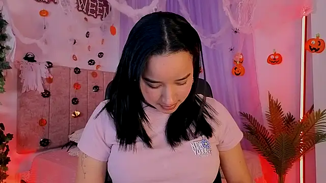 emilyrouxe online show from October 24, 2025, 1:32 pm