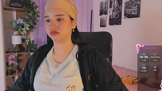 emilyrouxe online show from September 30, 2025, 3:18 pm