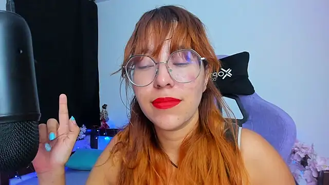  Moon Johnson online show from October 21, 2025, 11:48 pm