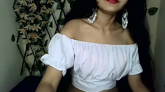 SUZY FROMUS online show from February 11, 2025, 8:42 pm