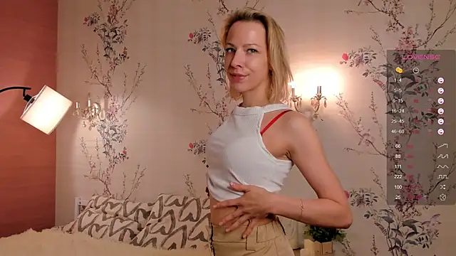 AraGarland online show from December 3, 2024, 8:11 pm