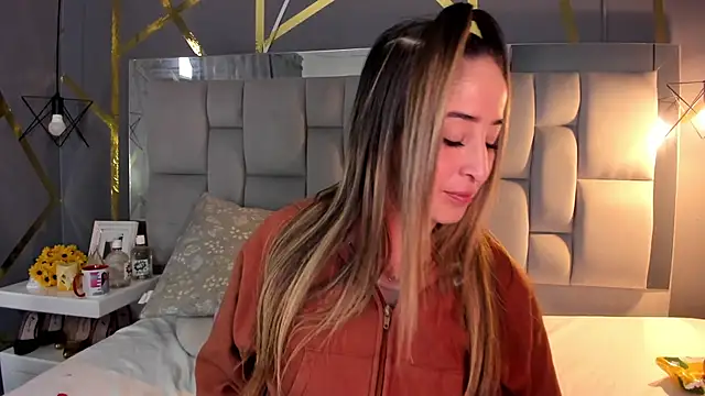 AliceSteel12 online show from September 8, 2025, 9:47 pm