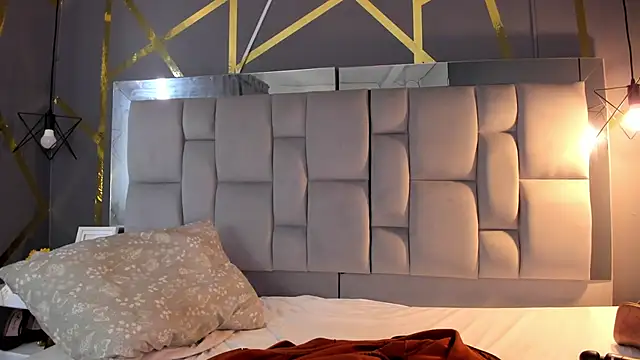 AliceSteel12 online show from September 9, 2025, 9:35 pm