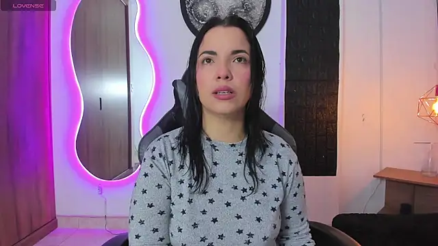 tatiana sc online show from September 19, 2025, 1:26 pm