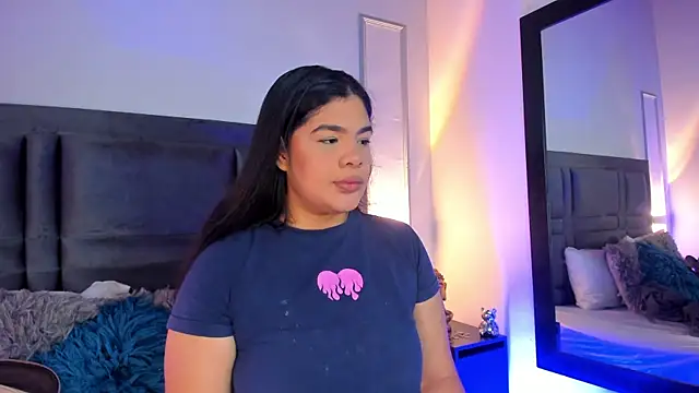 EmmaBecket2 online show from September 25, 2025, 4:46 pm