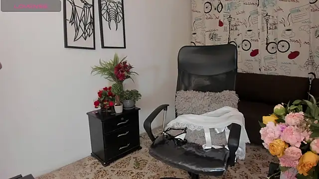 Danielacossio online show from September 18, 2025, 4:04 am