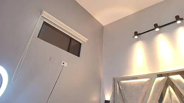 Annie9  online show from September 11, 2025, 4:12 am