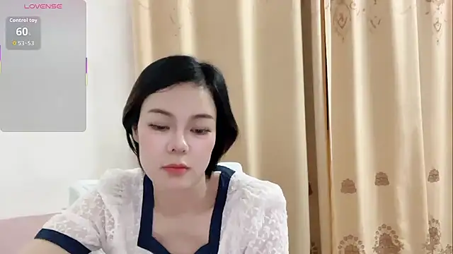 Snapshot of Linda-LL chatting on June 5, 2026, 1:06 pm Linda-LL online show from June 5, 2026, 1:06 pm