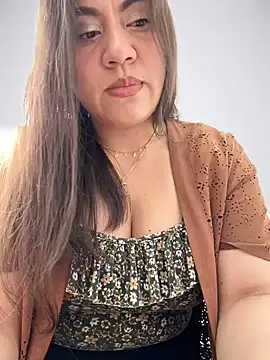 Iam  Cristal online show from December 17, 2025, 9:42 pm