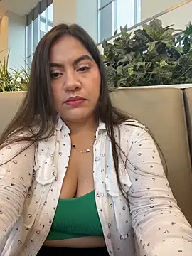 Snapshot of Iam__Cristal chatting on June 16, 2026, 10:32 pm Iam Cristal online show from June 16, 2026, 10:32 pm