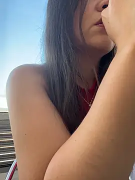 Snapshot of Iam__Cristal chatting on June 20, 2026, 10:37 pm Iam Cristal online show from June 20, 2026, 10:37 pm