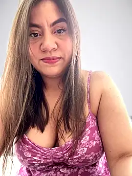 Iam  Cristal online show from October 6, 2025, 9:48 pm