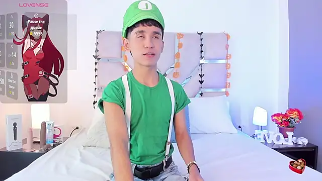 Thayler jones online show from October 31, 2025, 11:18 am