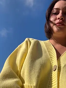 Snapshot of KikiWatson chatting on November 2, 2025, 7:02 am KikiWatson online show from November 2, 2025, 7:02 am