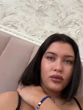 Snapshot of KikiWatson chatting on February 8, 2026, 7:17 am KikiWatson online show from February 8, 2026, 7:17 am