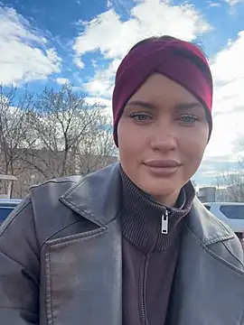 Snapshot of KikiWatson chatting on February 7, 2026, 7:49 am KikiWatson online show from February 7, 2026, 7:49 am