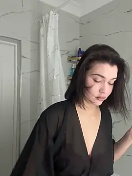 Snapshot of KikiWatson chatting on December 20, 2025, 8:06 am KikiWatson online show from December 20, 2025, 8:06 am