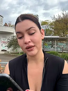 Snapshot of KikiWatson chatting on October 25, 2025, 7:07 am KikiWatson online show from October 25, 2025, 7:07 am