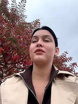 Snapshot of KikiWatson chatting on October 19, 2025, 11:02 am KikiWatson online show from October 19, 2025, 11:02 am