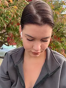 Snapshot of KikiWatson chatting on September 28, 2025, 6:09 am KikiWatson online show from September 28, 2025, 6:09 am