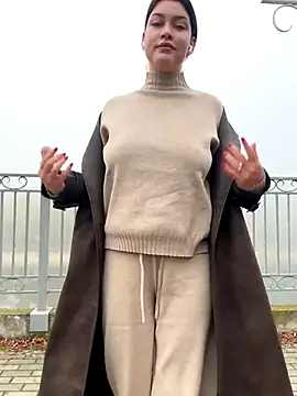 Snapshot of KikiWatson chatting on November 6, 2025, 7:12 am KikiWatson online show from November 6, 2025, 7:12 am