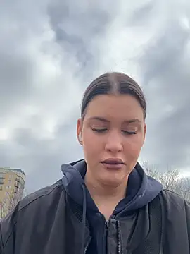 Snapshot of KikiWatson chatting on February 13, 2026, 7:30 am KikiWatson online show from February 13, 2026, 7:30 am