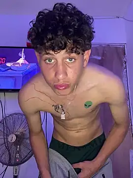 Snapshot of LatinBoysxxx chatting on March 3, 2025, 10:10 pm LatinBoysxxx online show from March 3, 2025, 10:10 pm