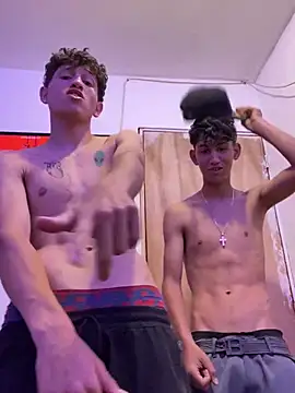 Snapshot of LatinBoysxxx chatting on December 5, 2024, 10:28 pm LatinBoysxxx online show from December 5, 2024, 10:28 pm