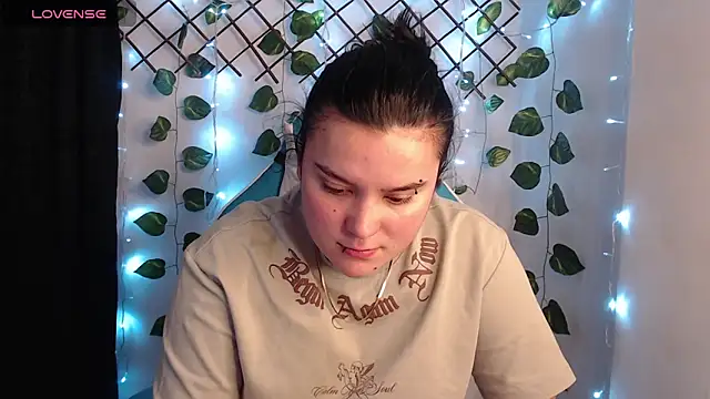 Nika 1  online show from May 2, 2026, 12:49 am