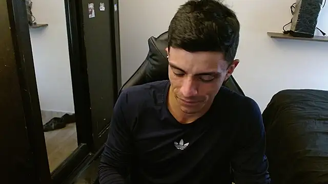 Snapshot of kv___xxx_ chatting on February 13, 2026, 9:26 pm kv xxx online show from February 13, 2026, 9:26 pm