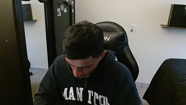 Snapshot of kv___xxx_ chatting on March 17, 2026, 8:34 pm kv xxx online show from March 17, 2026, 8:34 pm