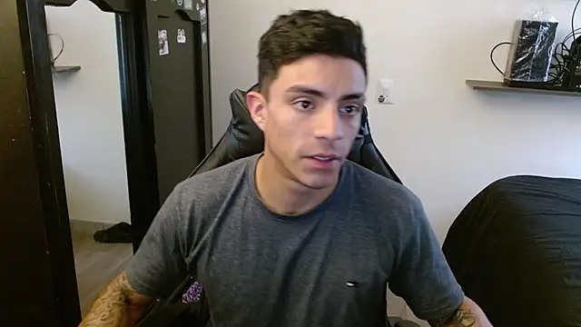 Snapshot of kv___xxx_ chatting on February 18, 2026, 4:47 pm kv xxx online show from February 18, 2026, 4:47 pm