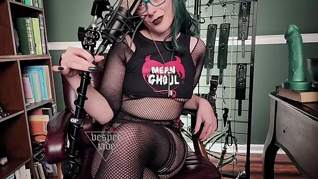 vesperjadex online show from May 18, 2026, 4:40 am