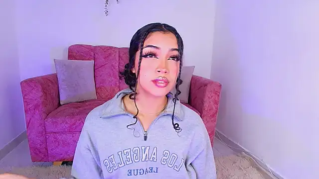 Sara Jhonson online show from October 4, 2025, 11:06 pm