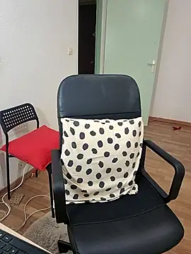 JennyCoquine online show from June 27, 2026, 8:31 am