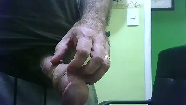 loganwolverine02 online show from October 29, 2025, 3:55 pm