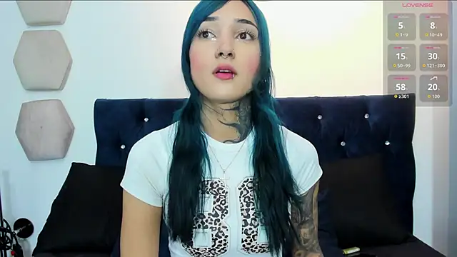 yulianademond66 online show from July 18, 2026, 8:39 pm