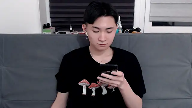 Miram Yu online show from February 7, 2025, 9:48 pm