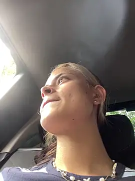 HannaRhodes online show from May 31, 2026, 2:34 pm