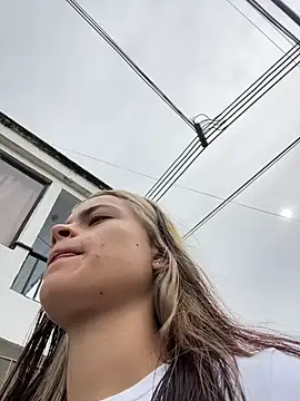 HannaRhodes online show from June 5, 2026, 2:12 pm