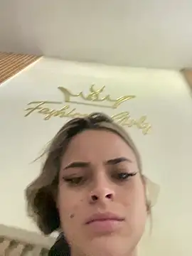 HannaRhodes online show from June 24, 2026, 12:15 pm