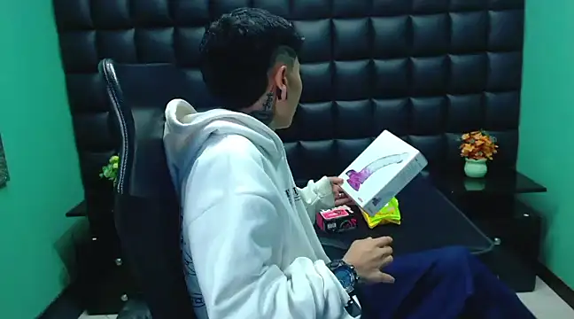 Im Mathias online show from March 13, 2025, 2:27 am