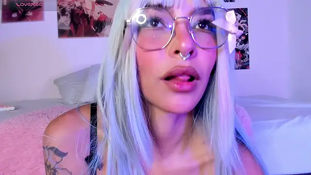 Luna-Chann online show from January 9, 2026, 9:22 pm