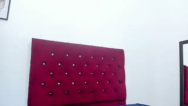 Snapshot of Melody_Megann chatting on May 31, 2026, 12:11 pm Melody Megann online show from May 31, 2026, 12:11 pm