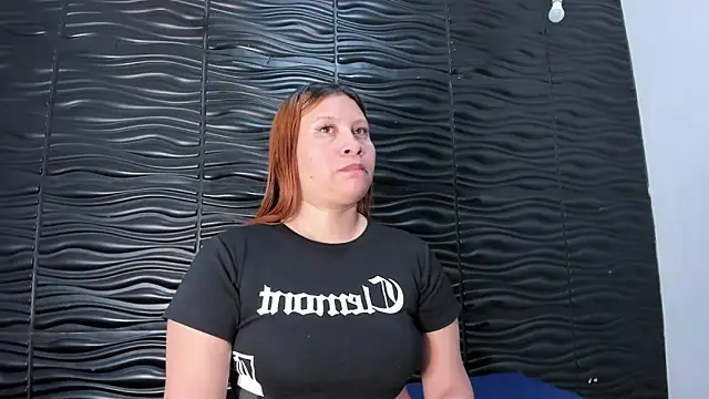 Snapshot of Melody_Megann chatting on June 12, 2026, 7:33 pm Melody Megann online show from June 12, 2026, 7:33 pm