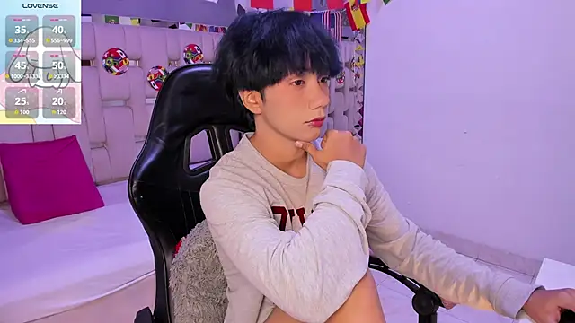 Eriol  online show from June 19, 2026, 3:56 am