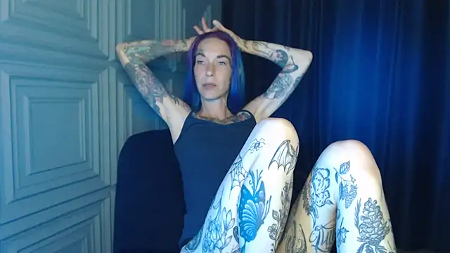 Snapshot of RavenryderUK chatting on July 31, 2026, 9:34 pm RavenryderUK online show from July 31, 2026, 9:34 pm
