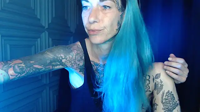 Snapshot of RavenryderUK chatting on July 11, 2026, 8:53 pm RavenryderUK online show from July 11, 2026, 8:53 pm