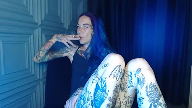 Snapshot of RavenryderUK chatting on July 26, 2026, 8:38 pm RavenryderUK online show from July 26, 2026, 8:38 pm