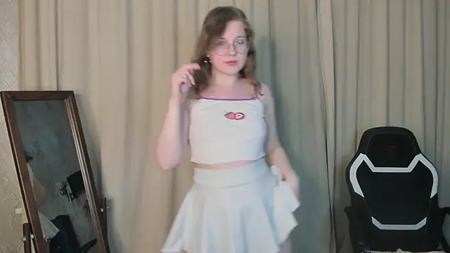 Snapshot of Tara_Harris chatting on December 5, 2024, 1:22 pm Tara Harris online show from December 5, 2024, 1:22 pm